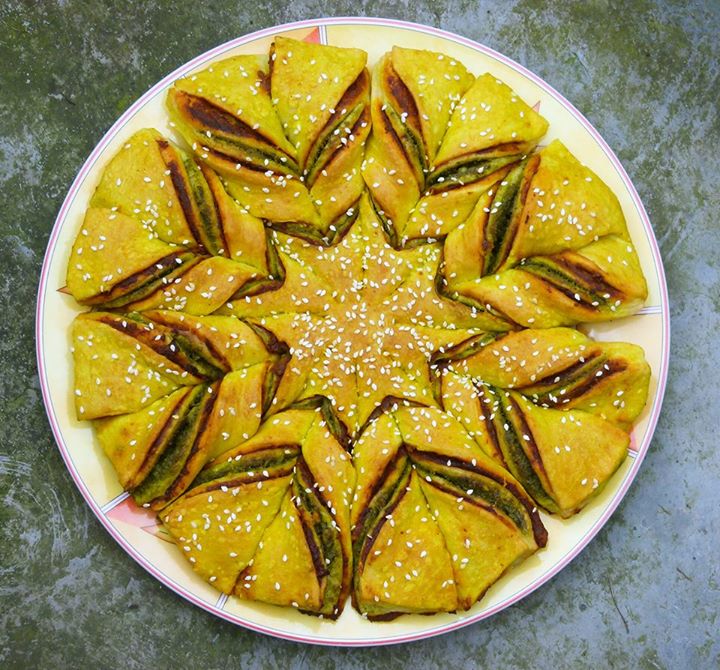 Brotblume mit Pesto