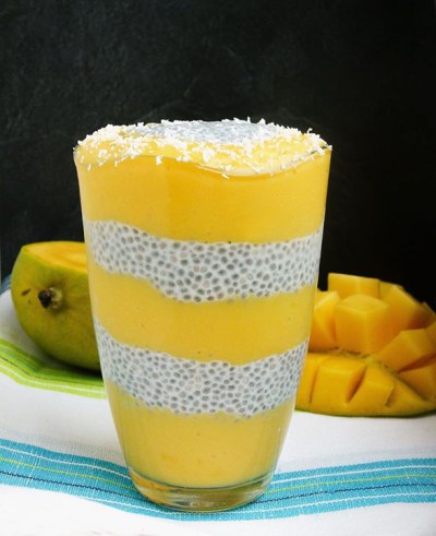Mango Chiapudding mit Kokosflocken - vegan & sojafrei