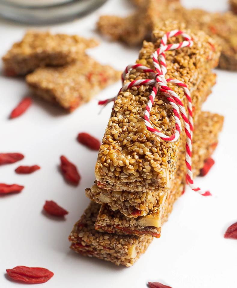 Sesam Walnuss Riegel mit Gojibeeren