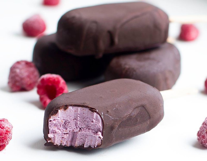 Himbeer Eis am Stiel - vegan, glutenfrei & roh (optional)