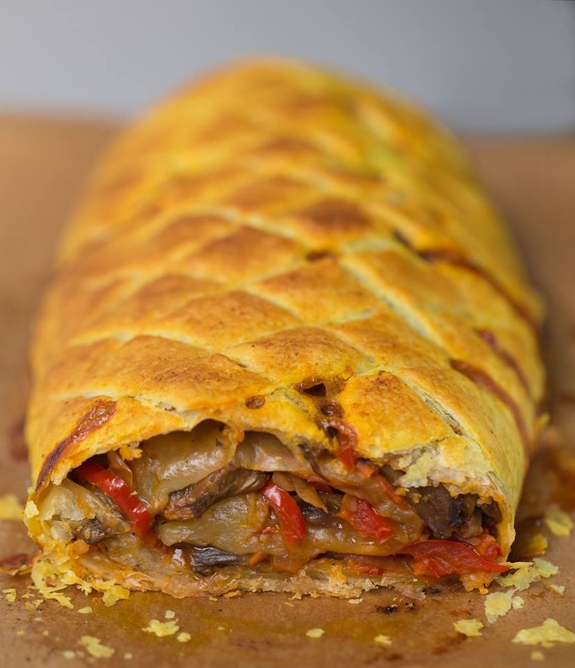 Vegane Gemüserolle mit Blätterteig