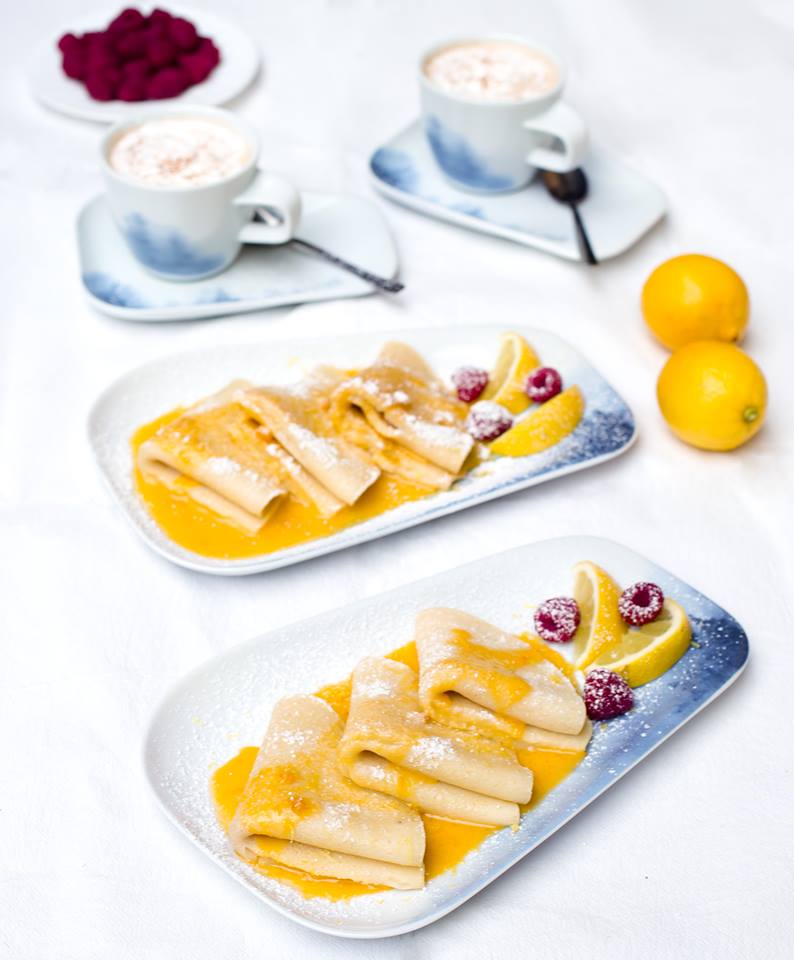Zitronen Pfannkuchen mit fruchtiger Soße